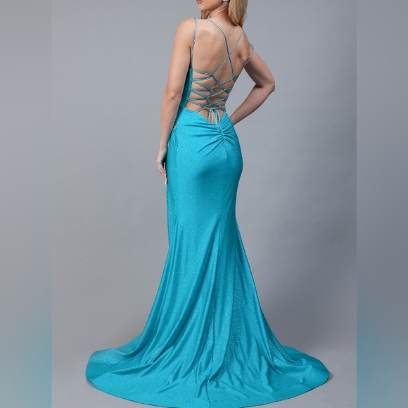 Formal dress - Picture 5 of 7